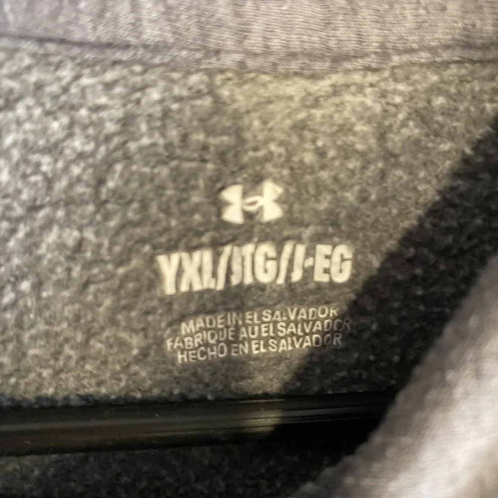 Under Armour Youth XL Grey Hoodie Kangaroo Pocket
